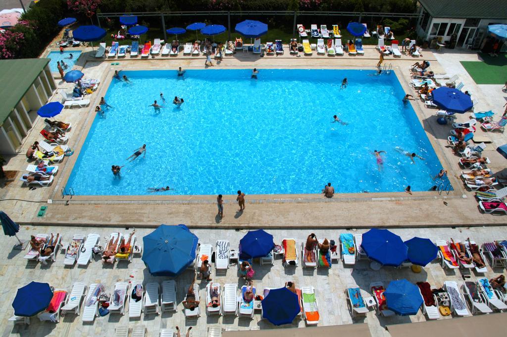 Hôtel Pelikan à Büyükçekmece Extérieur photo
